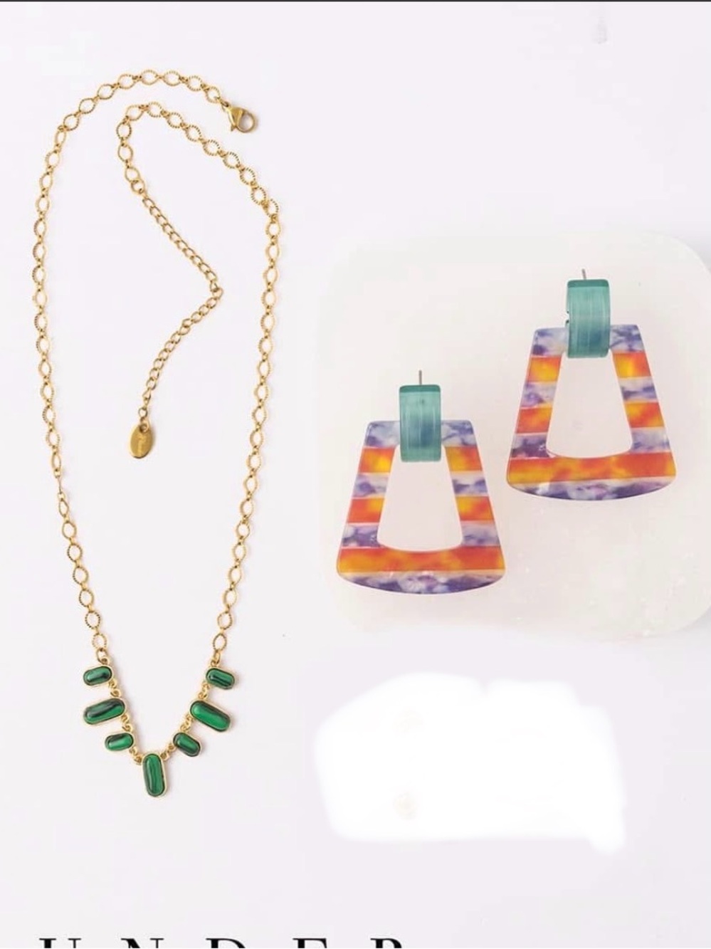 Plunder Necklace Earrings Gold Plated Emerald Green Stones Acrylic Drop earrings